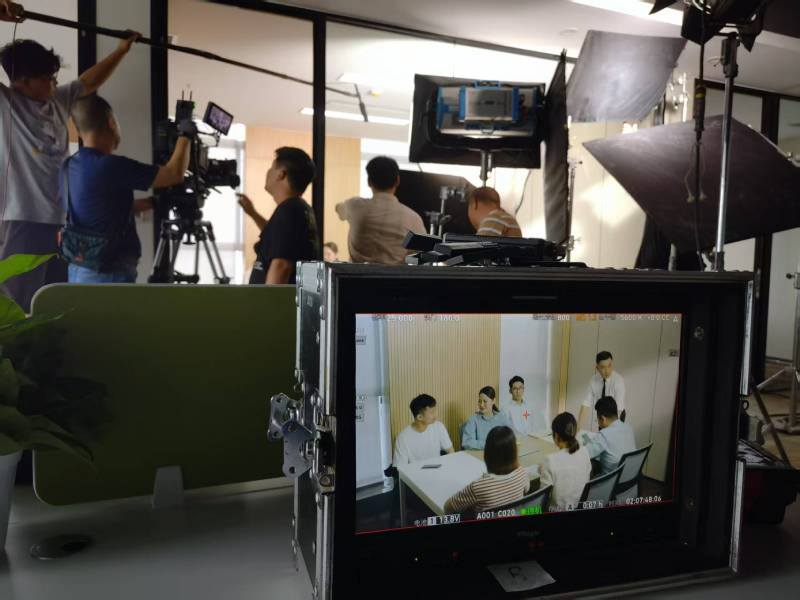 平遥县TVC拍摄公司：科技产品视觉化大师，诠释未来感与功能美学